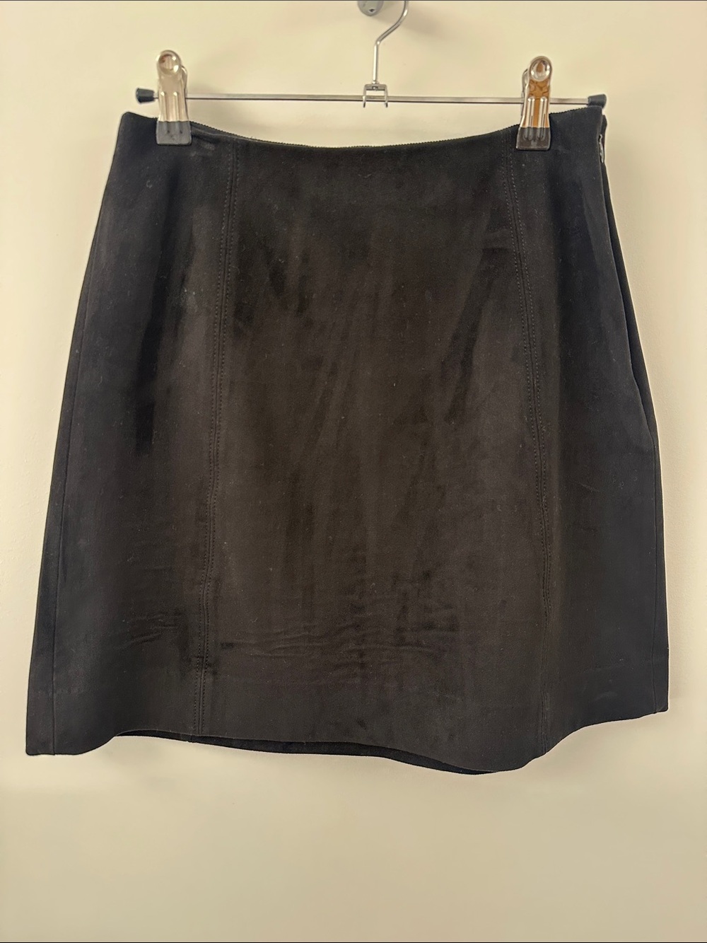 Aritzia Babaton Hopper Mini Skirt, vegan suede, Size 2 Black